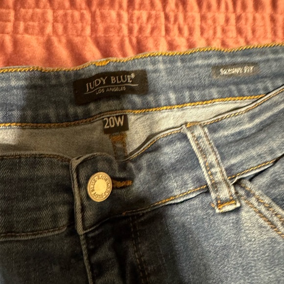 Women’s jeans - Picture 2 of 3